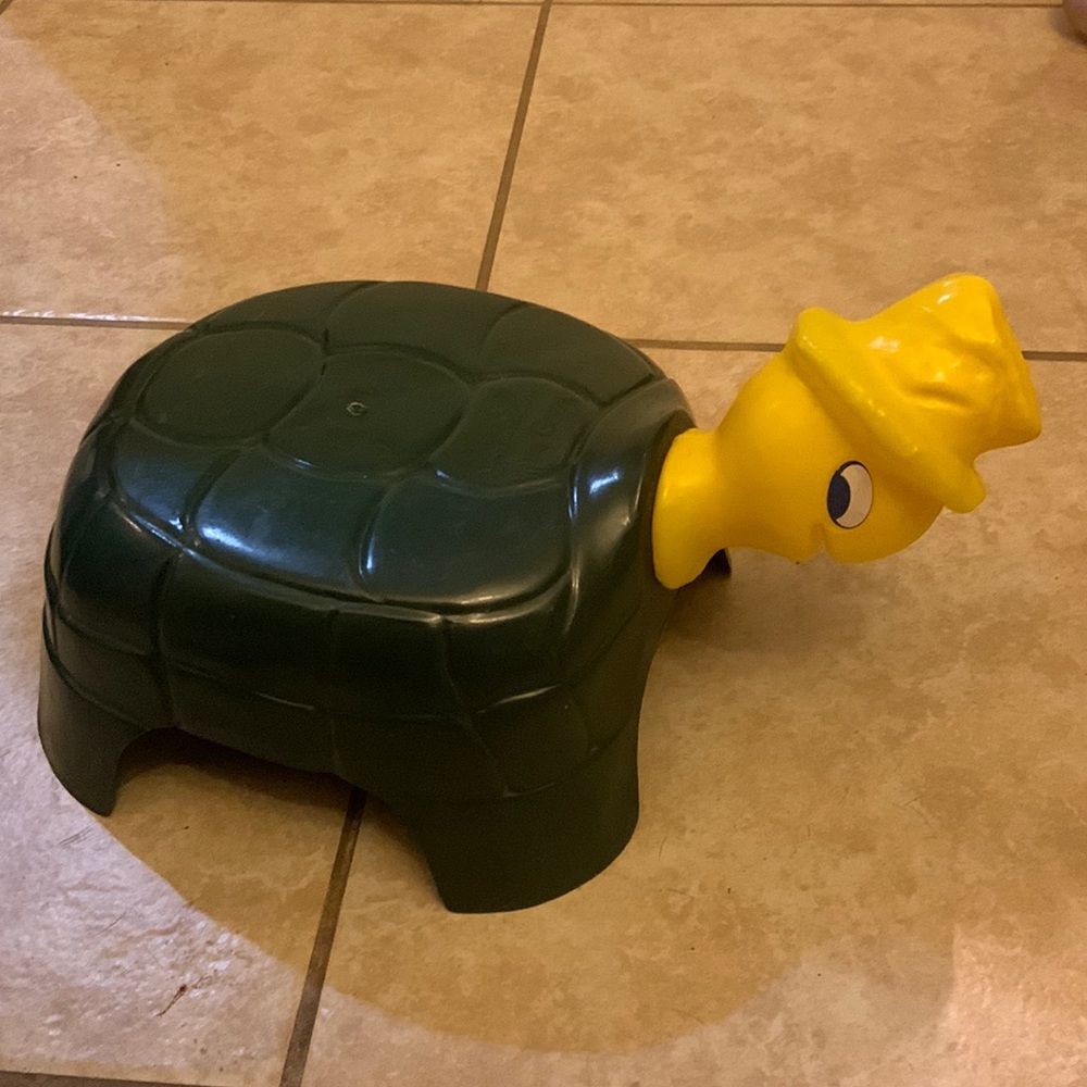 VINTAGE Tommy Turtle toothbrush stool 1965. Hayes inventive research corp USA